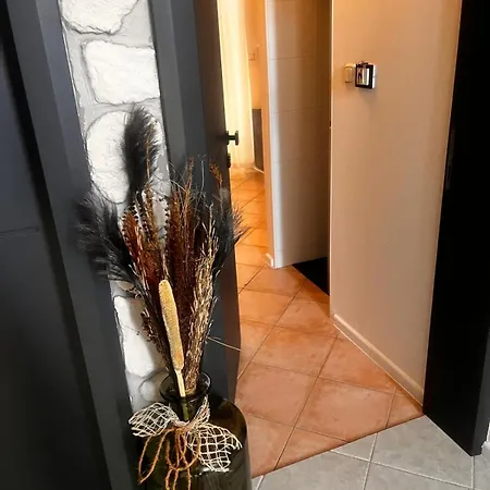 Olea فندق Šimuni